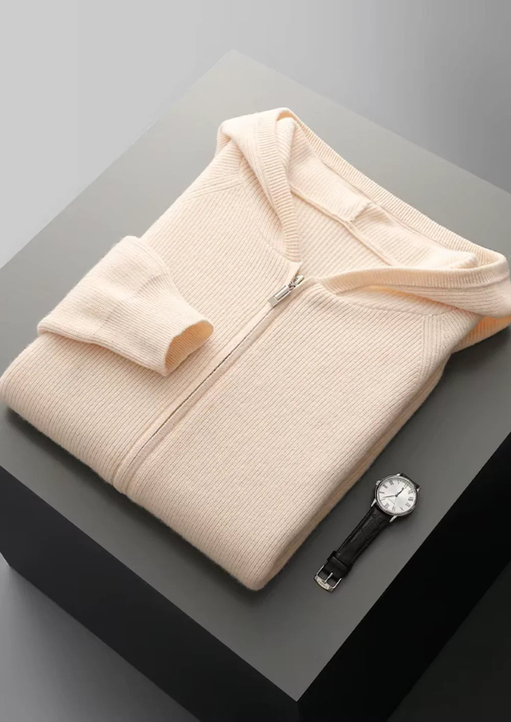 SWEAT À CAPUCHE ZIPPÉ EN PURE LAINE MÉRINOS EXTRA-FINE