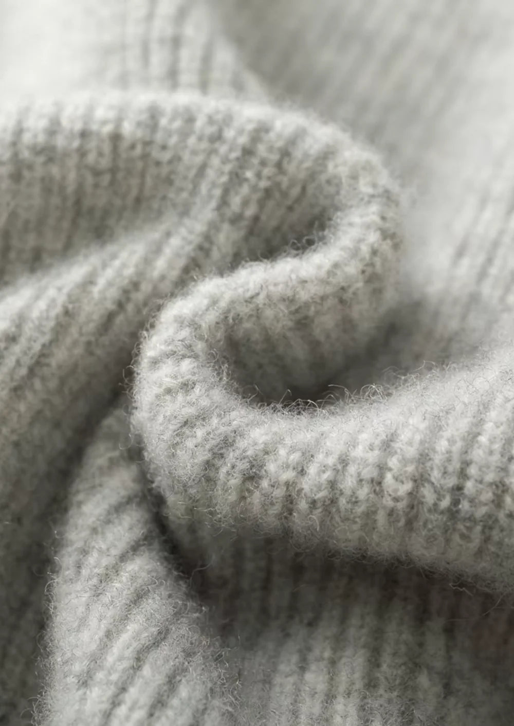 SWEAT À CAPUCHE ZIPPÉ EN PURE LAINE MÉRINOS EXTRA-FINE