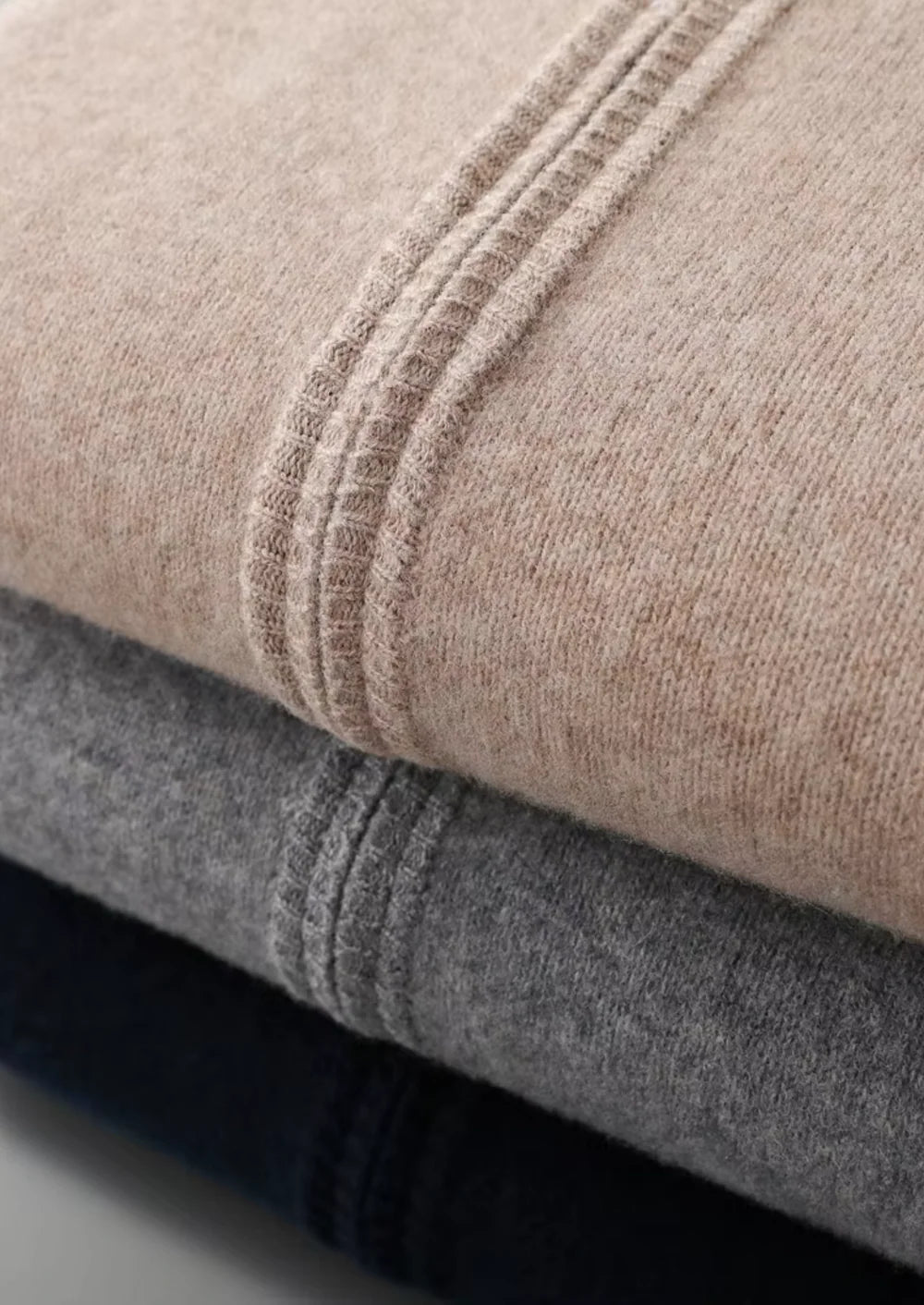 CARDIGAN ZIPPÉ BICOLORE EN PURE LAINE MÉRINOS EXTRA-FINE