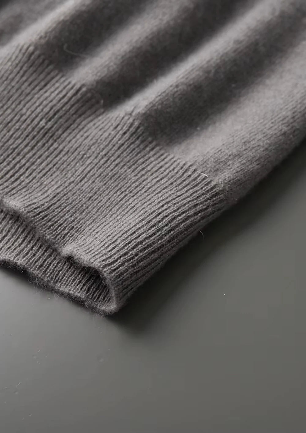 MIUM CASHMERE MOCK NECK T-SHIRT