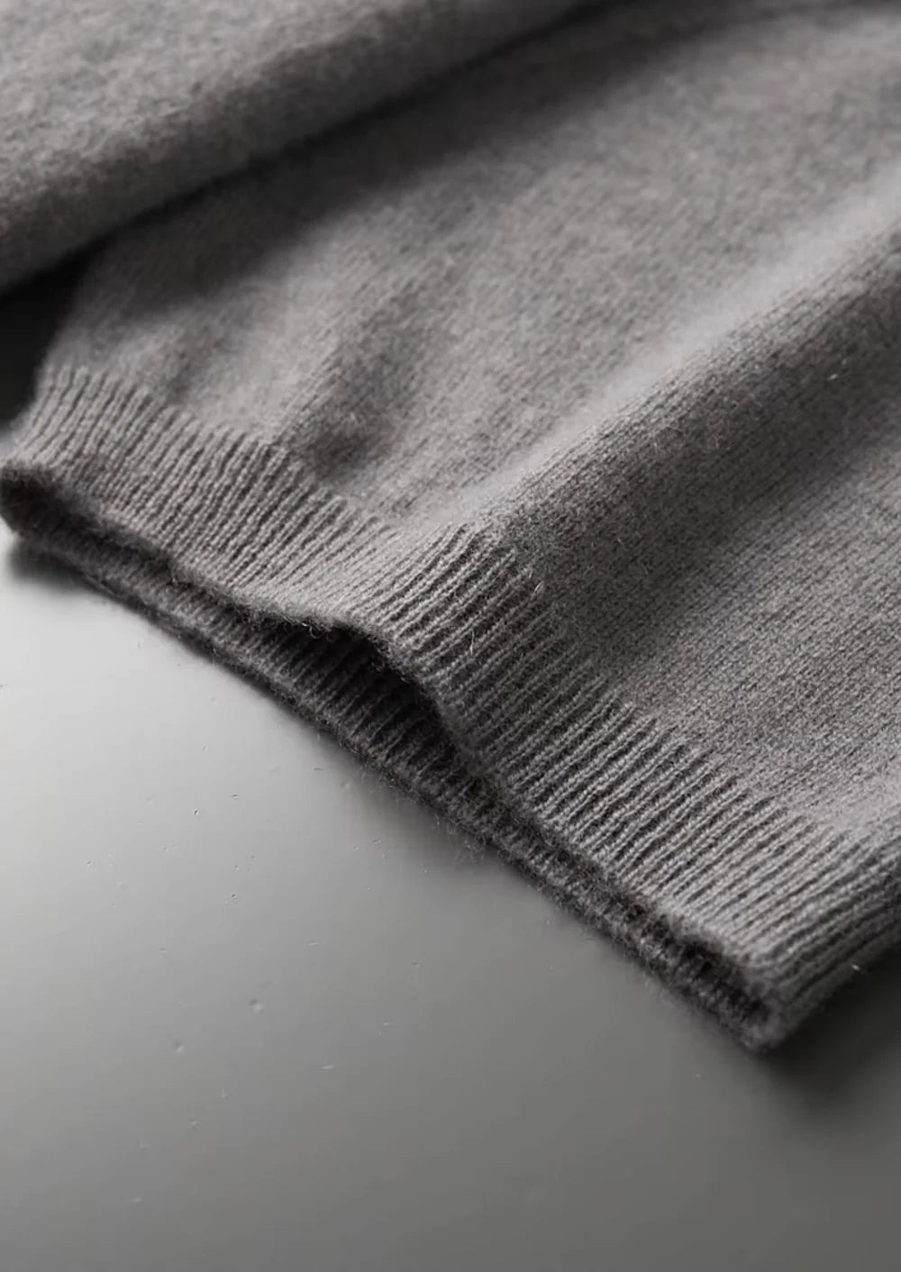 MIUM CASHMERE MOCK NECK T-SHIRT